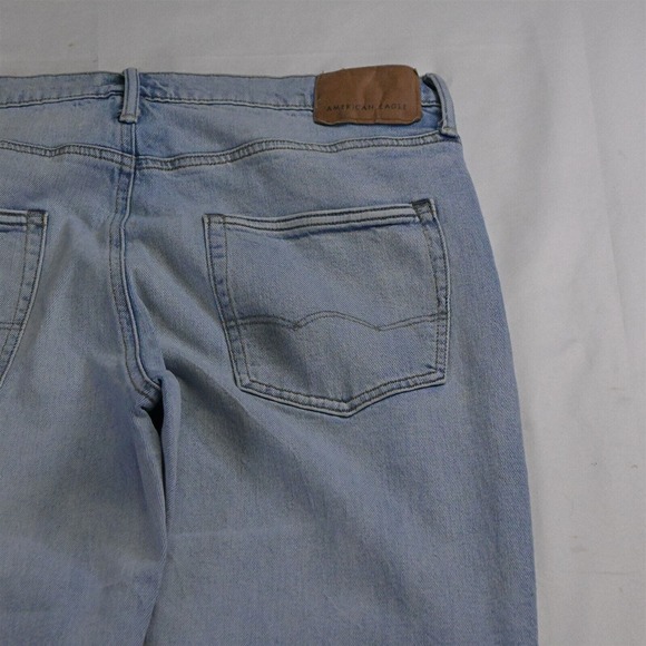American Eagle 32 x 34 Loose Tapered Light Stonewash Flex Denim Jeans - Picture 4 of 5